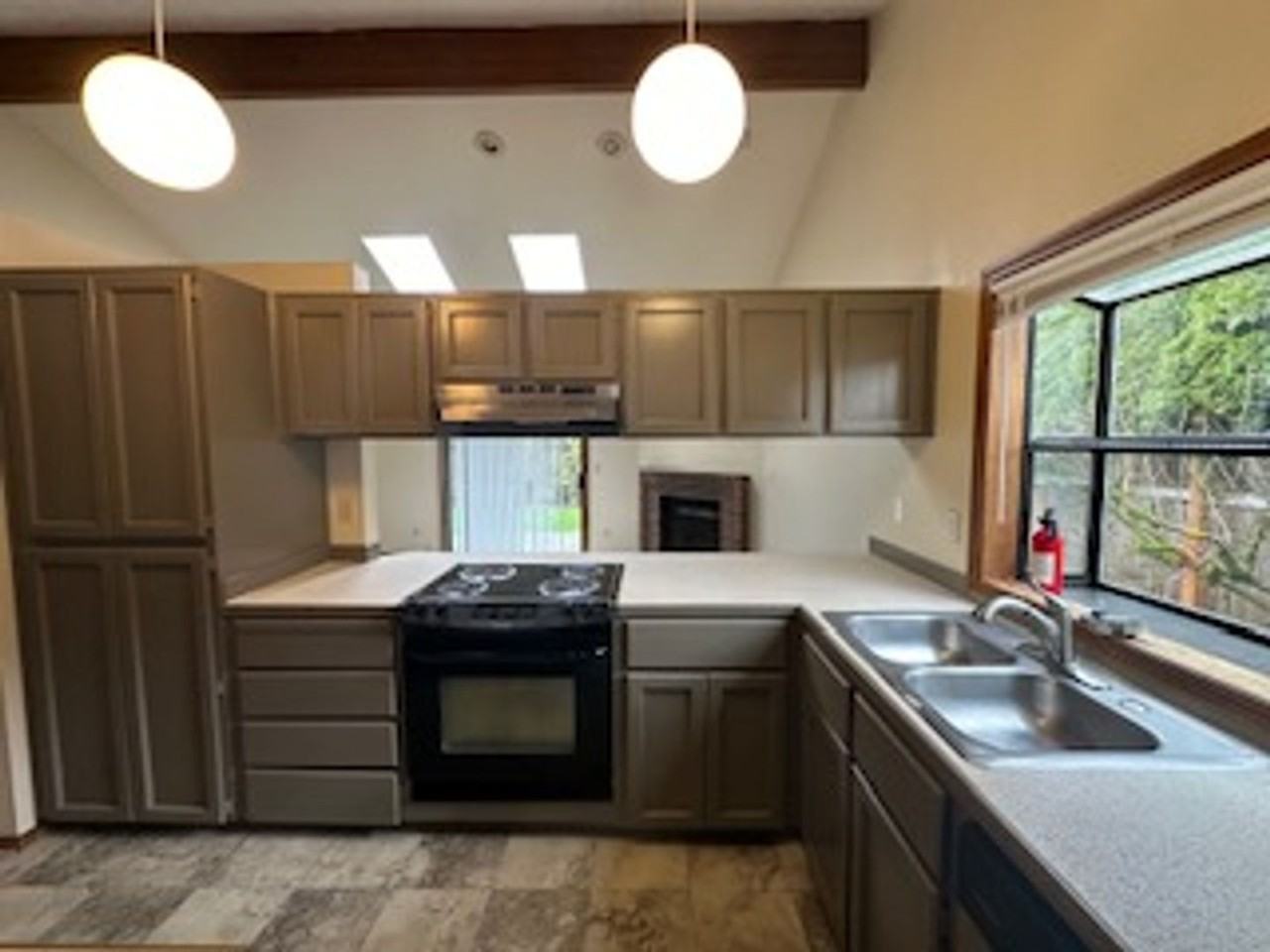 16265 Nw Lyndel Ln - Photo 5 of 20