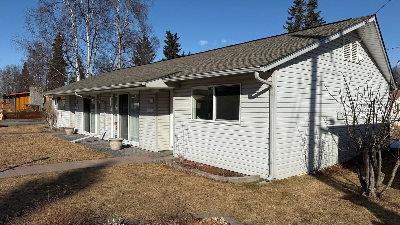 2511 E 20th Ave - Photo 2 of 17