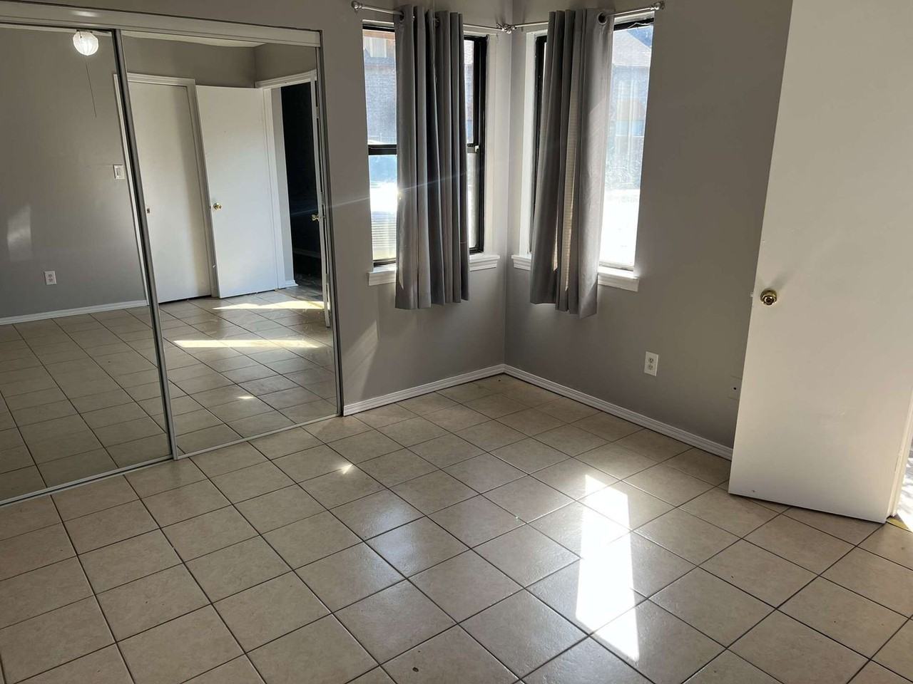 711 Chuck Gray Ct - Photo 3 of 12