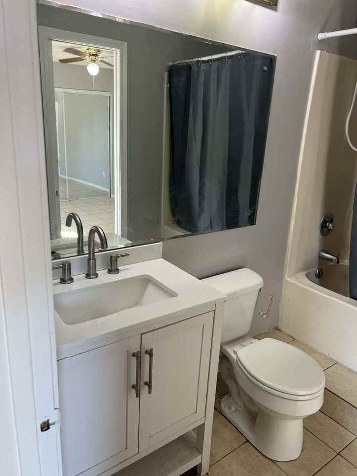 711 Chuck Gray Ct - Photo 4 of 12