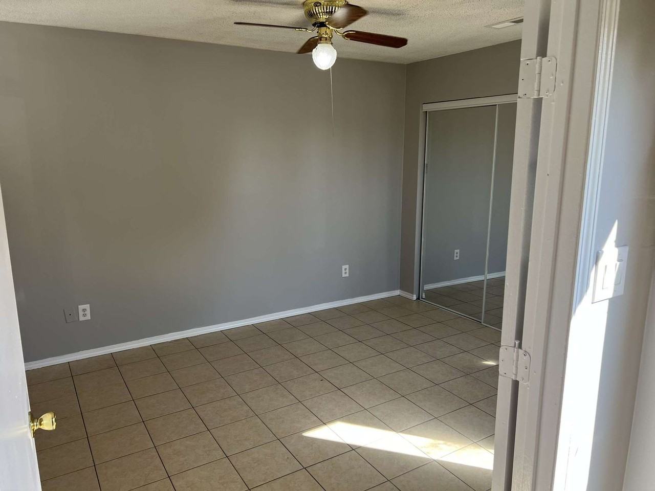 711 Chuck Gray Ct - Photo 6 of 12