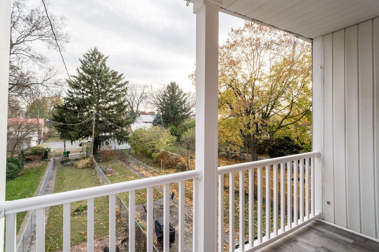 158 E High St - Photo 4 of 34