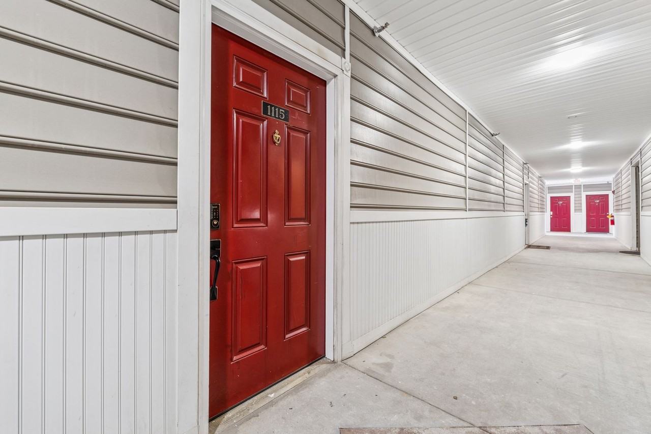 2700 Pine Tree Rd Ne #1115 - Photo 4 of 26