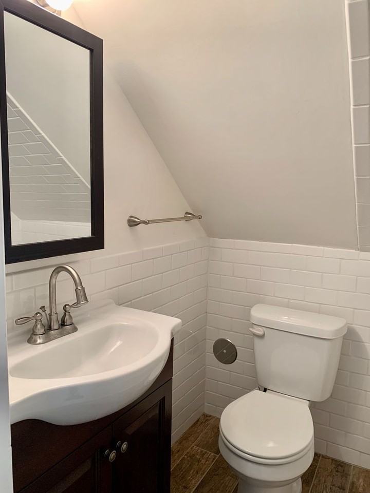 413 1/2 S Vassar St - Photo 3 of 9