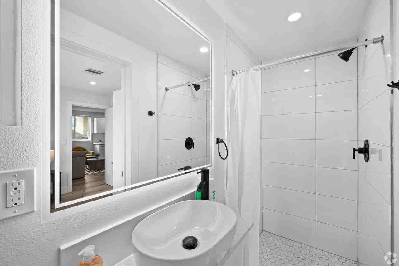 MH 1270 Rolland Curtis - Photo 3 of 5