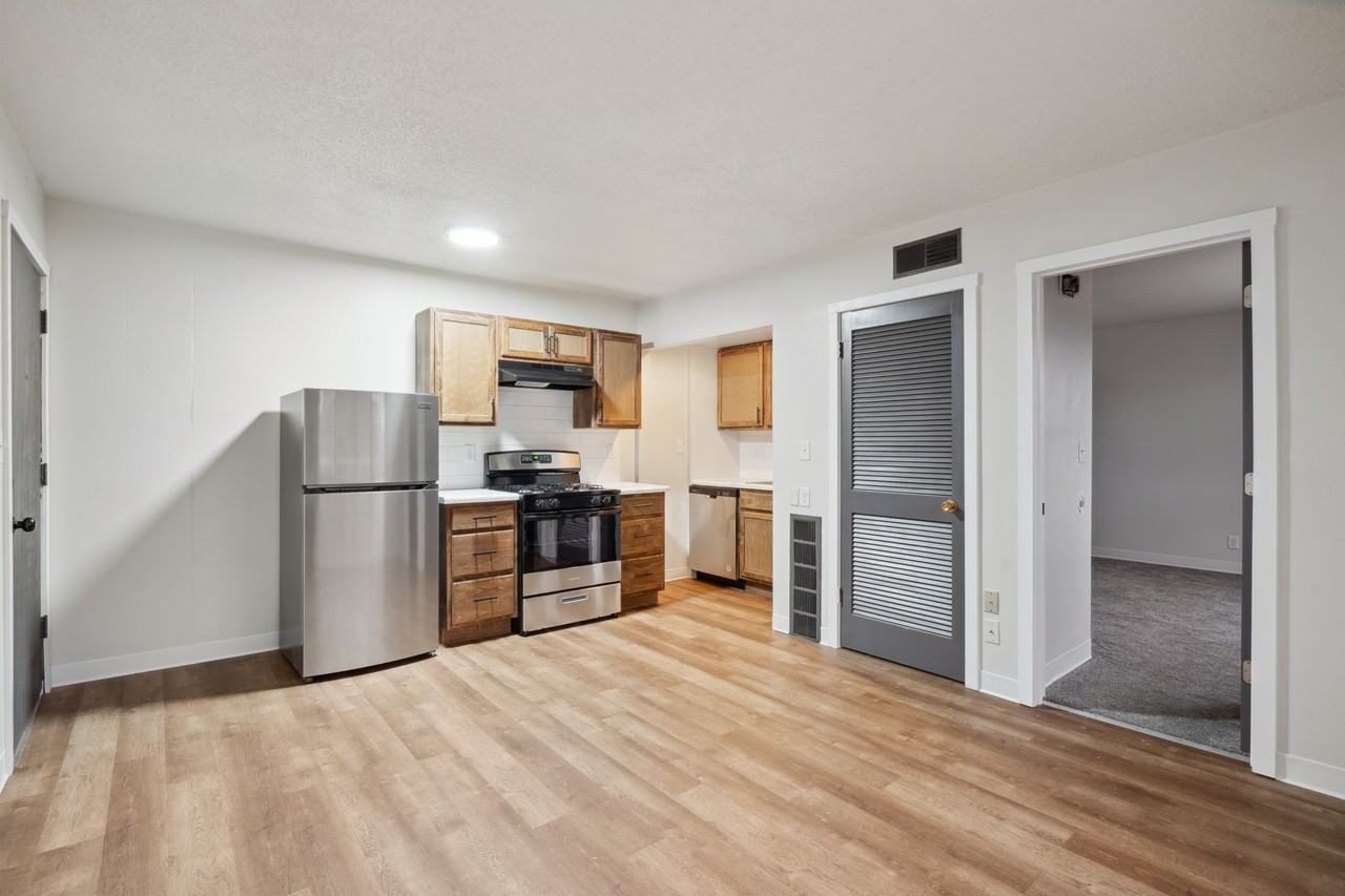 Moore: 1718 C Avenue Northeast Apartments - 1718 C Ave Ne Cedar Rapids ...