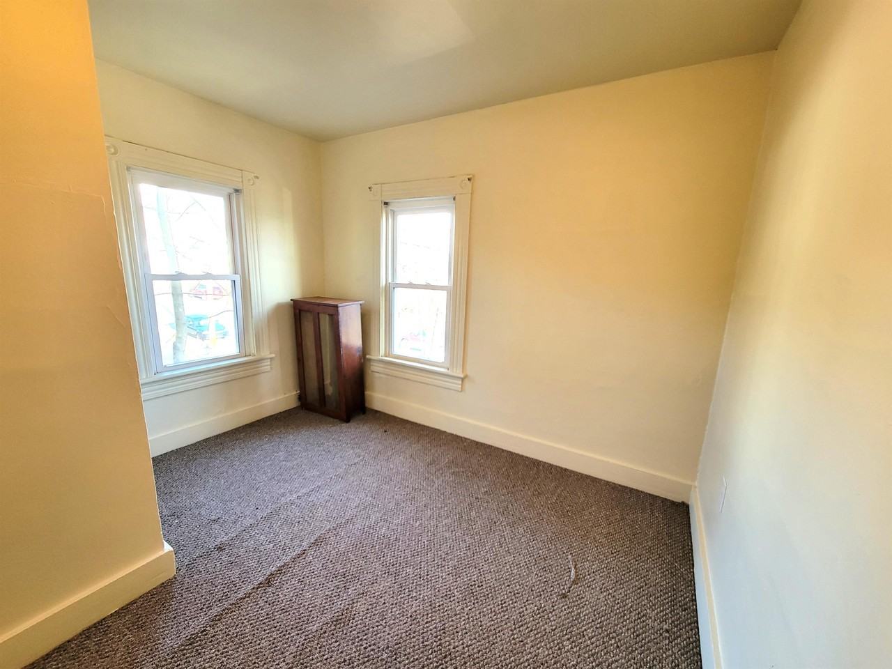 1315 Farr St - Photo 7 of 22