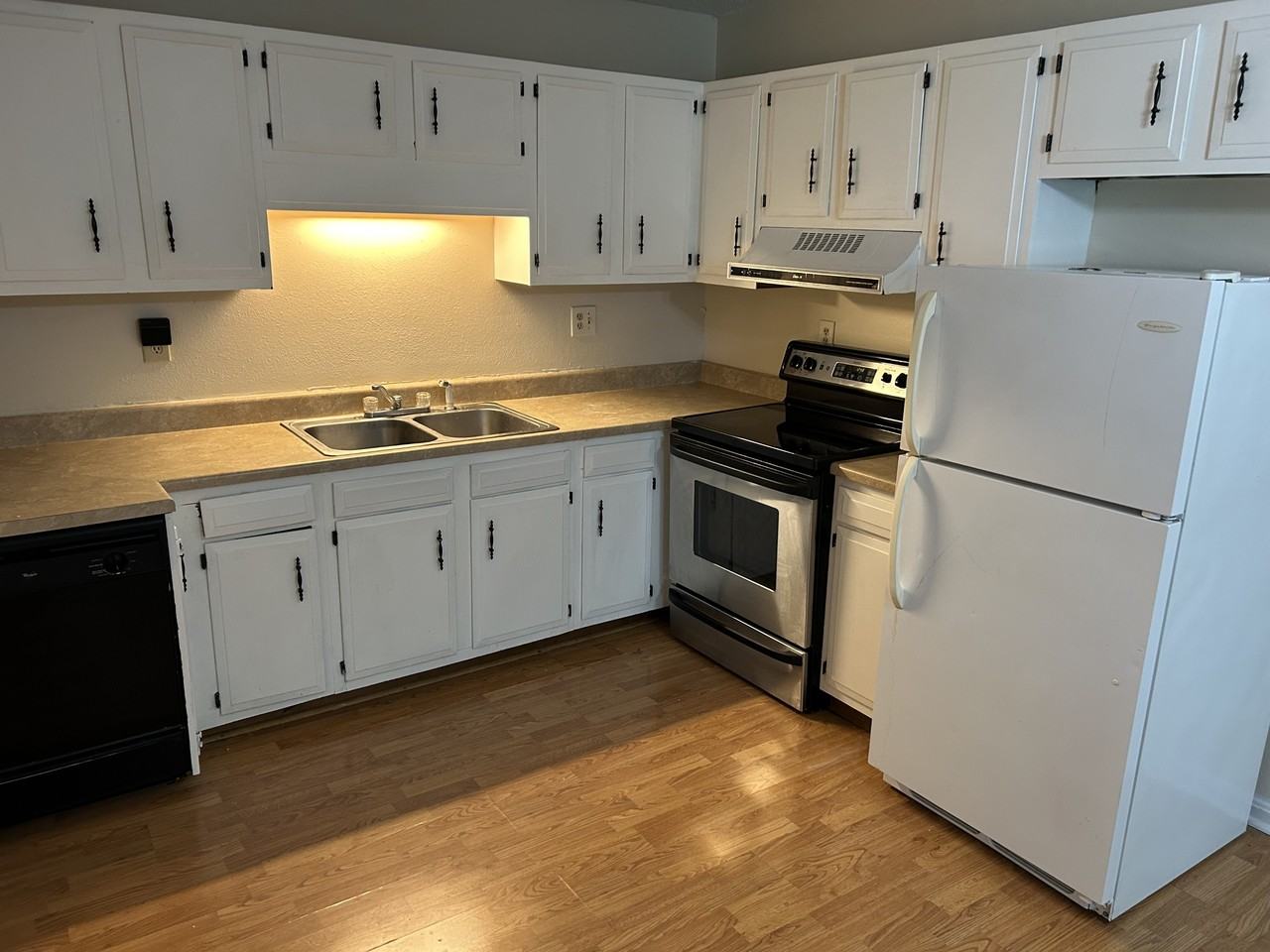 43 Koncer Dr 8 - Photo 2 of 11