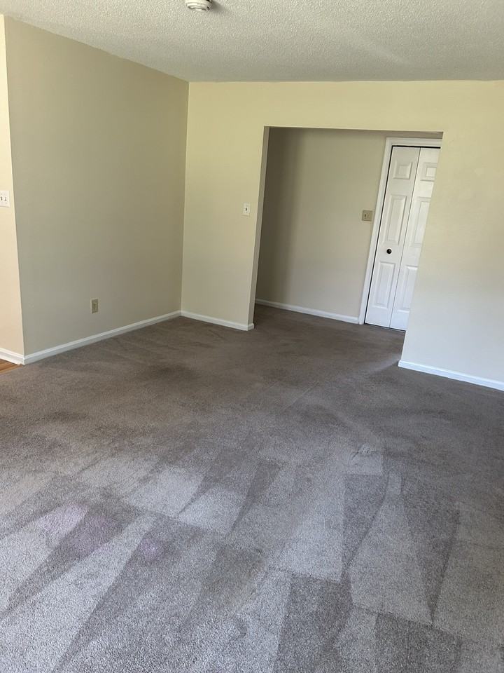 43 Koncer Dr 8 - Photo 4 of 11