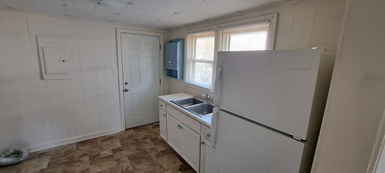 2306 Bay Street - Photo 3 of 7