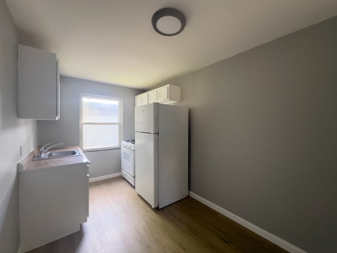 10306 Shaker Boulevard - Photo 4 of 7