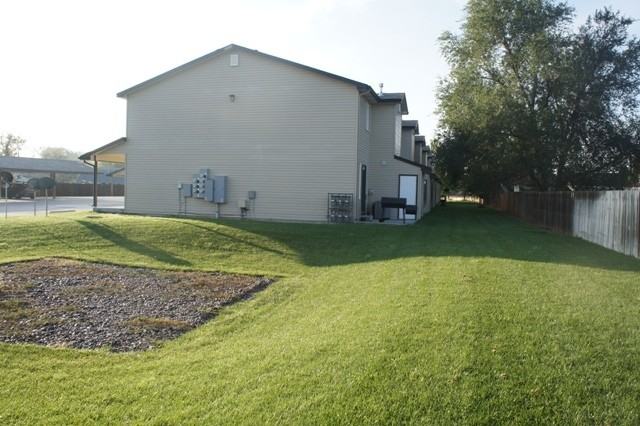 Foster Apartments - Photo 2 of 11