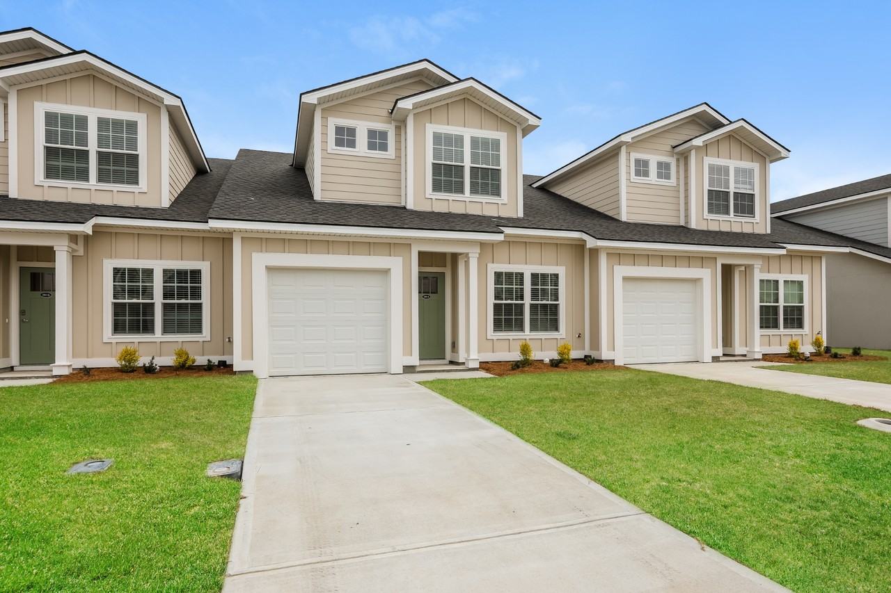 1014 Walker Point Way - Photo 2 of 48