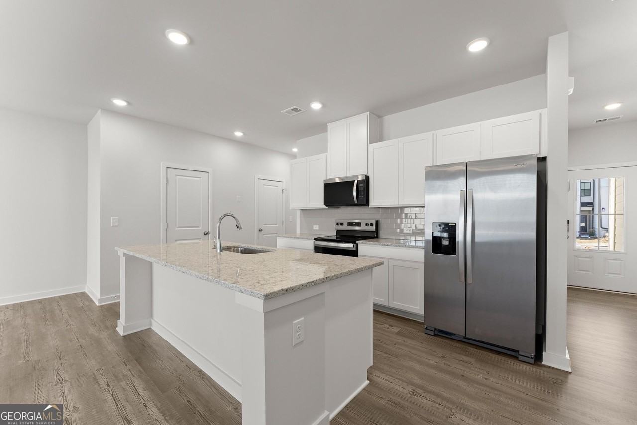 1922 Westwind St - Photo 2 of 40