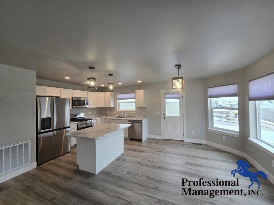 937 Anacapa Ln - Photo 2 of 10