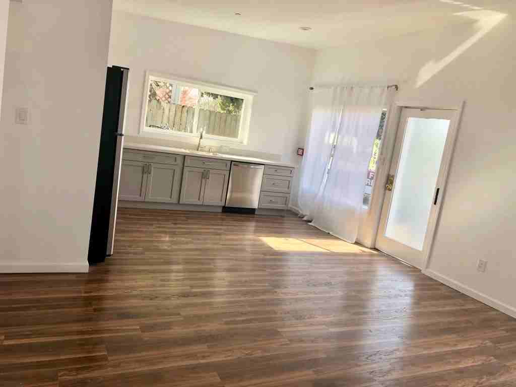 2158 Slater St - Photo 6 of 23