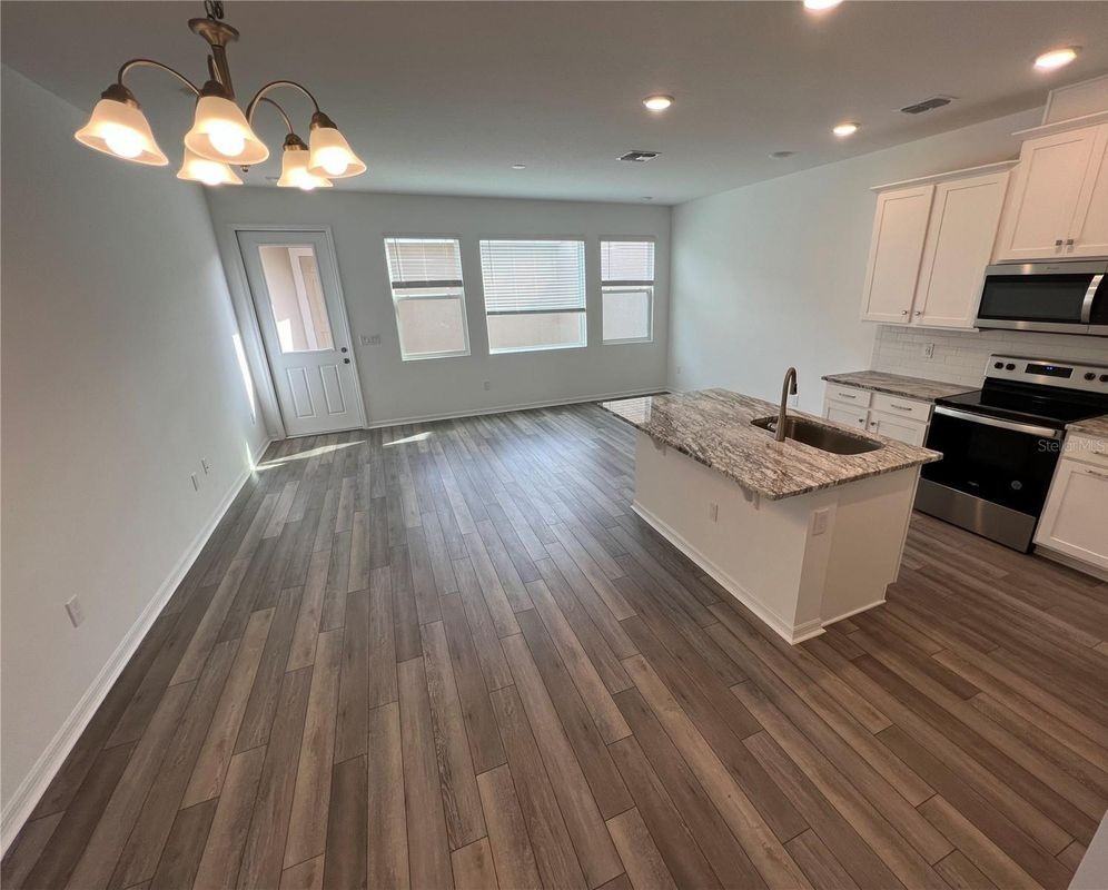 16461 Prairie School Dr - Photo 2 of 25