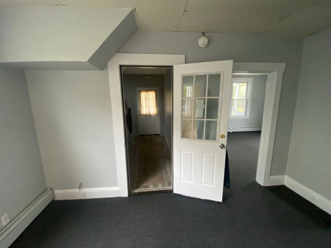 929A Homestead Ave - Photo 3 of 12