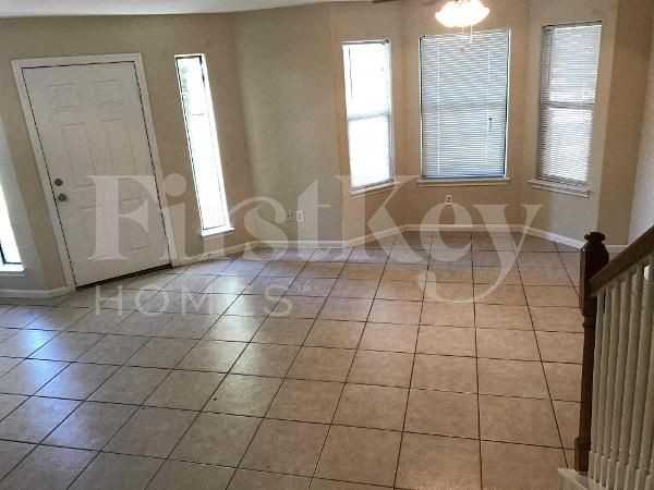 2920 La Estancia Ln - Photo 2 of 18