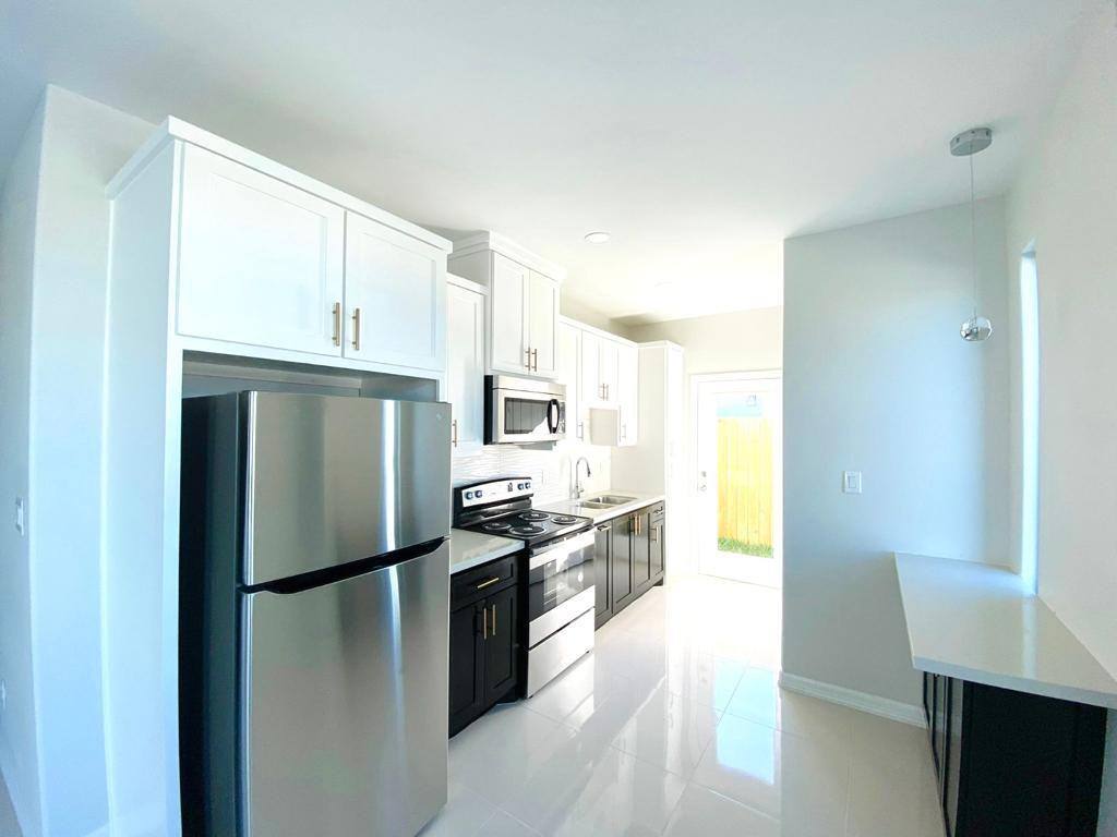 204 W Saint Helena Ave #2 - Photo 4 of 8