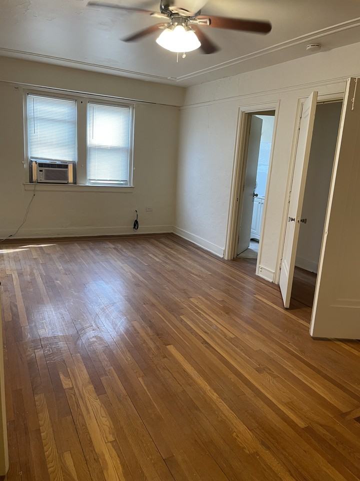 490 S Highland Ave #202 - Photo 3 of 10