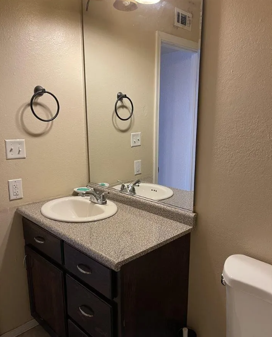 1801 S Santa Barbara St - Photo 3 of 9