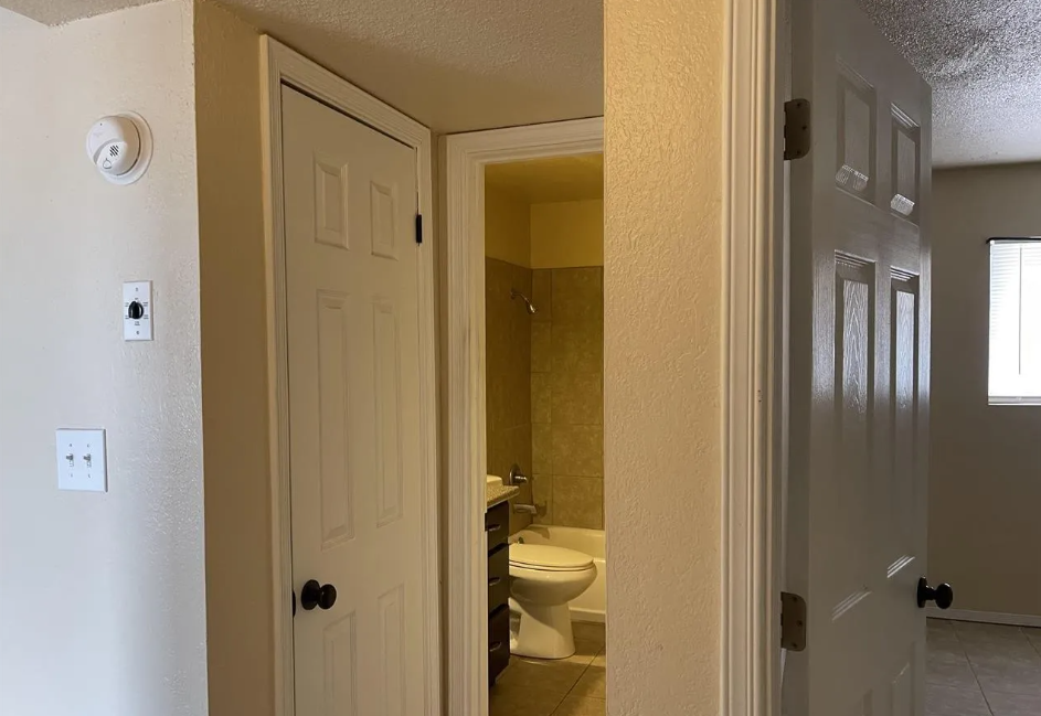 1801 S Santa Barbara St - Photo 5 of 9