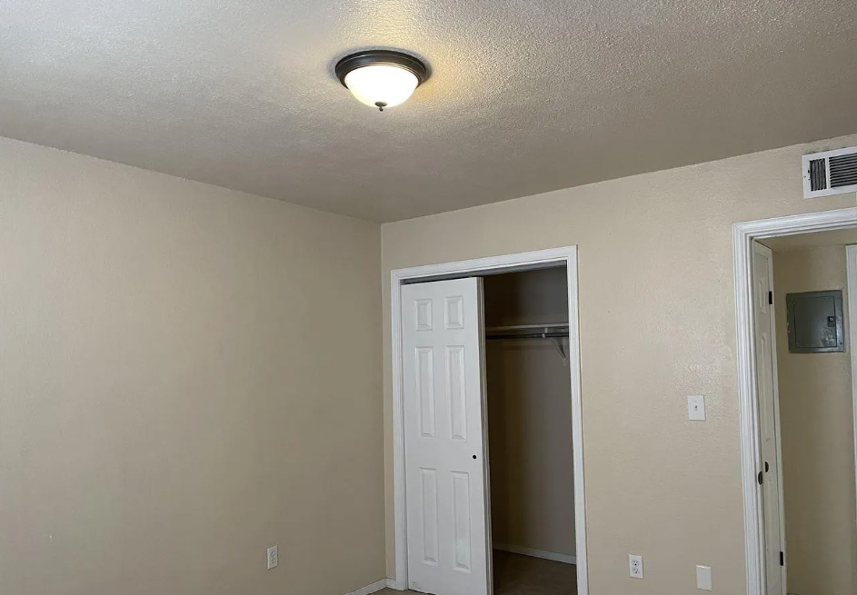 1801 S Santa Barbara St - Photo 6 of 9