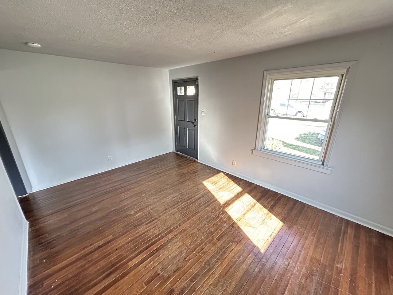 204 W Conron Ave #NA - Photo 2 of 16