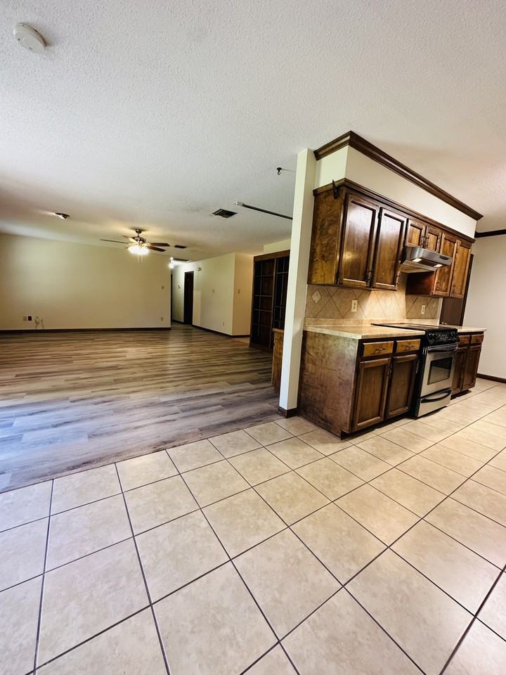 102 Cindy Dr #NA - Photo 3 of 16
