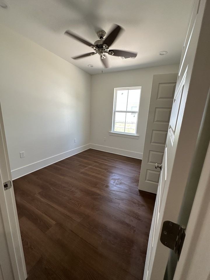 462 S 1st St #NA - Photo 4 of 13