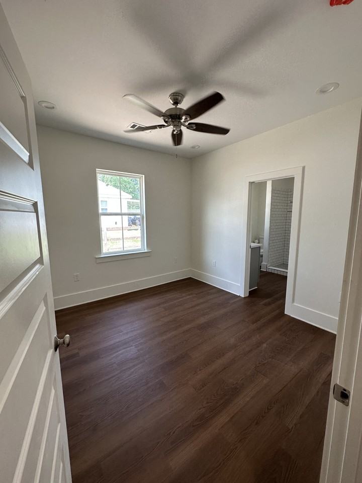 462 S 1st St #NA - Photo 6 of 13