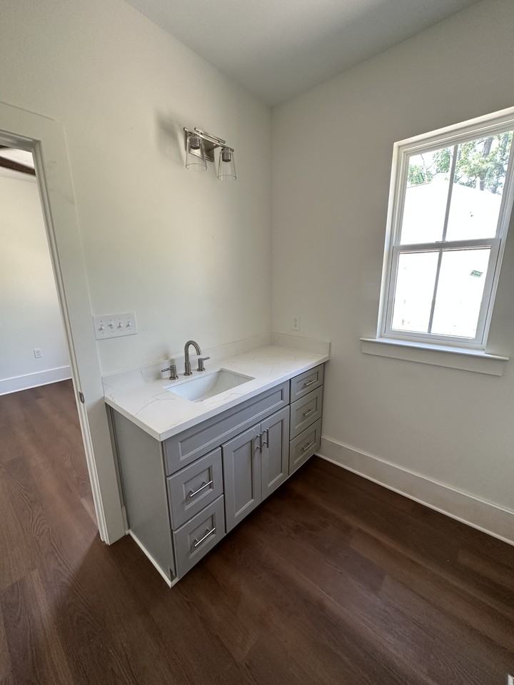 462 S 1st St #NA - Photo 7 of 13