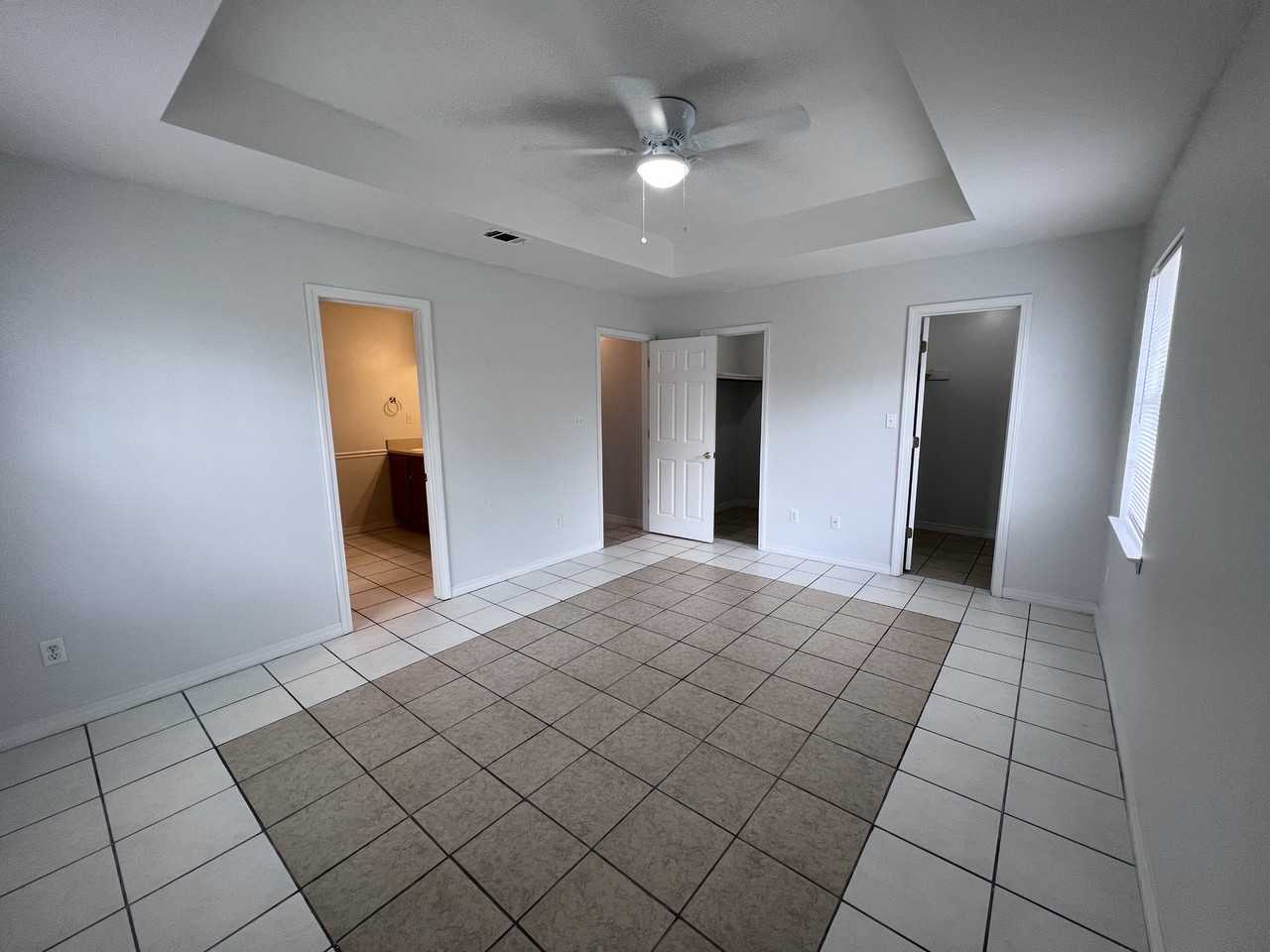 3412 N 10th St #NA - Photo 3 of 18