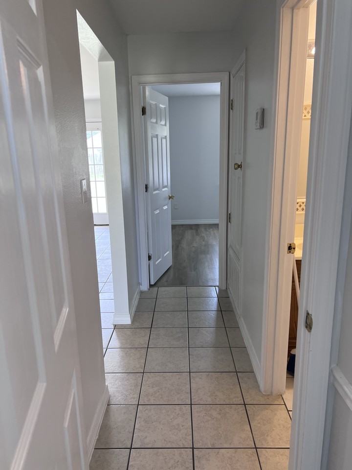 3412 N 10th St #NA - Photo 6 of 18