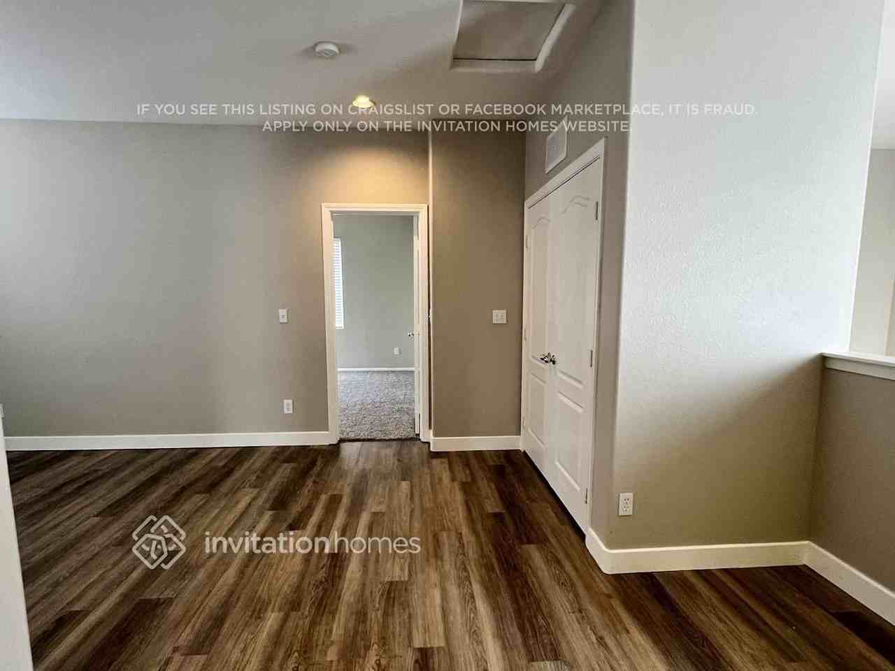 678 Baffin Island Rd - Photo 3 of 18