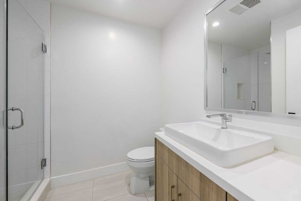 741 N Gramercy Pl - Photo 4 of 29