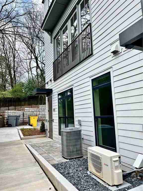 723 Eloise Way Se ##A - Photo 3 of 16