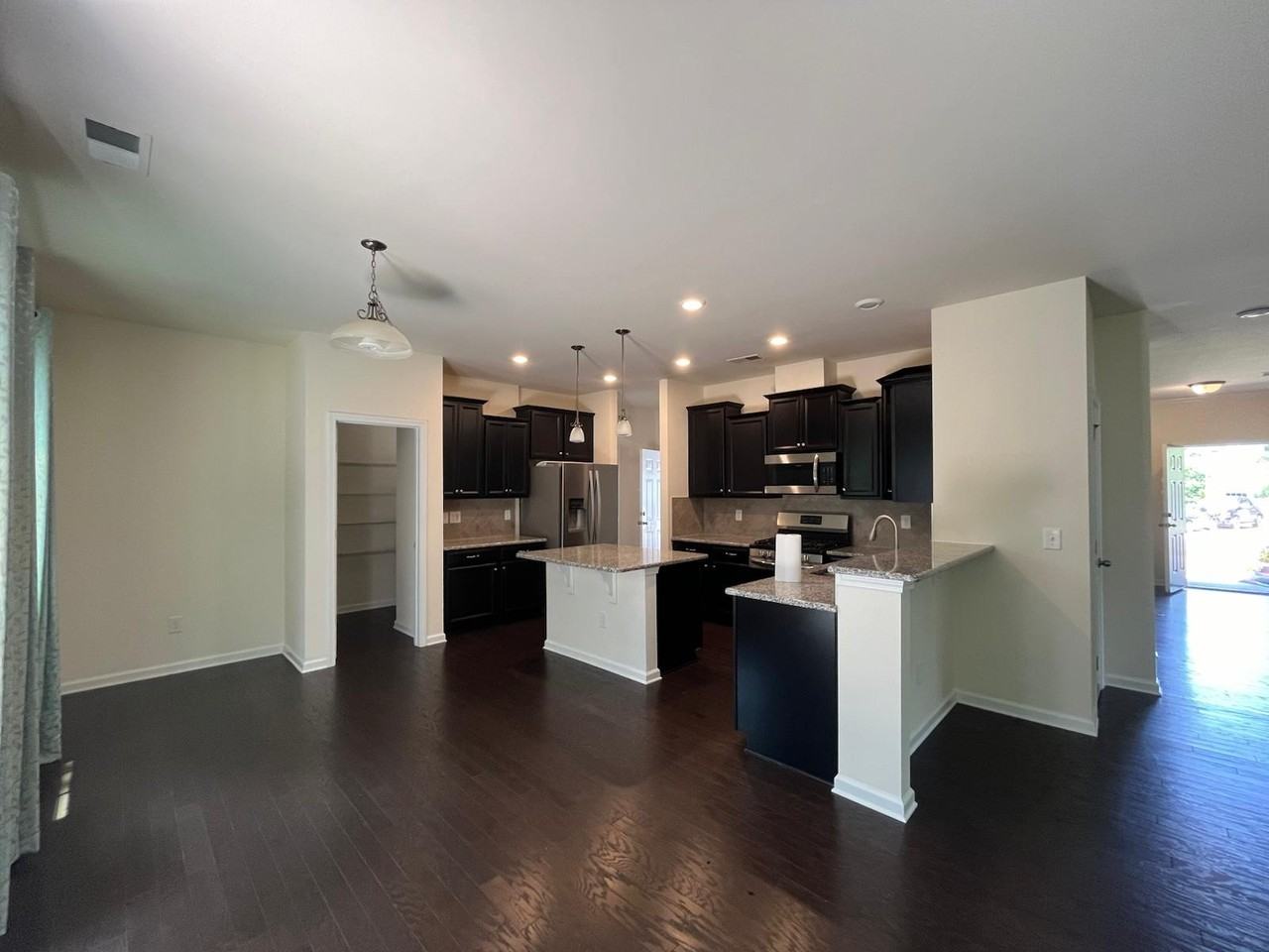 10516 Ebbets Rd - Photo 3 of 27