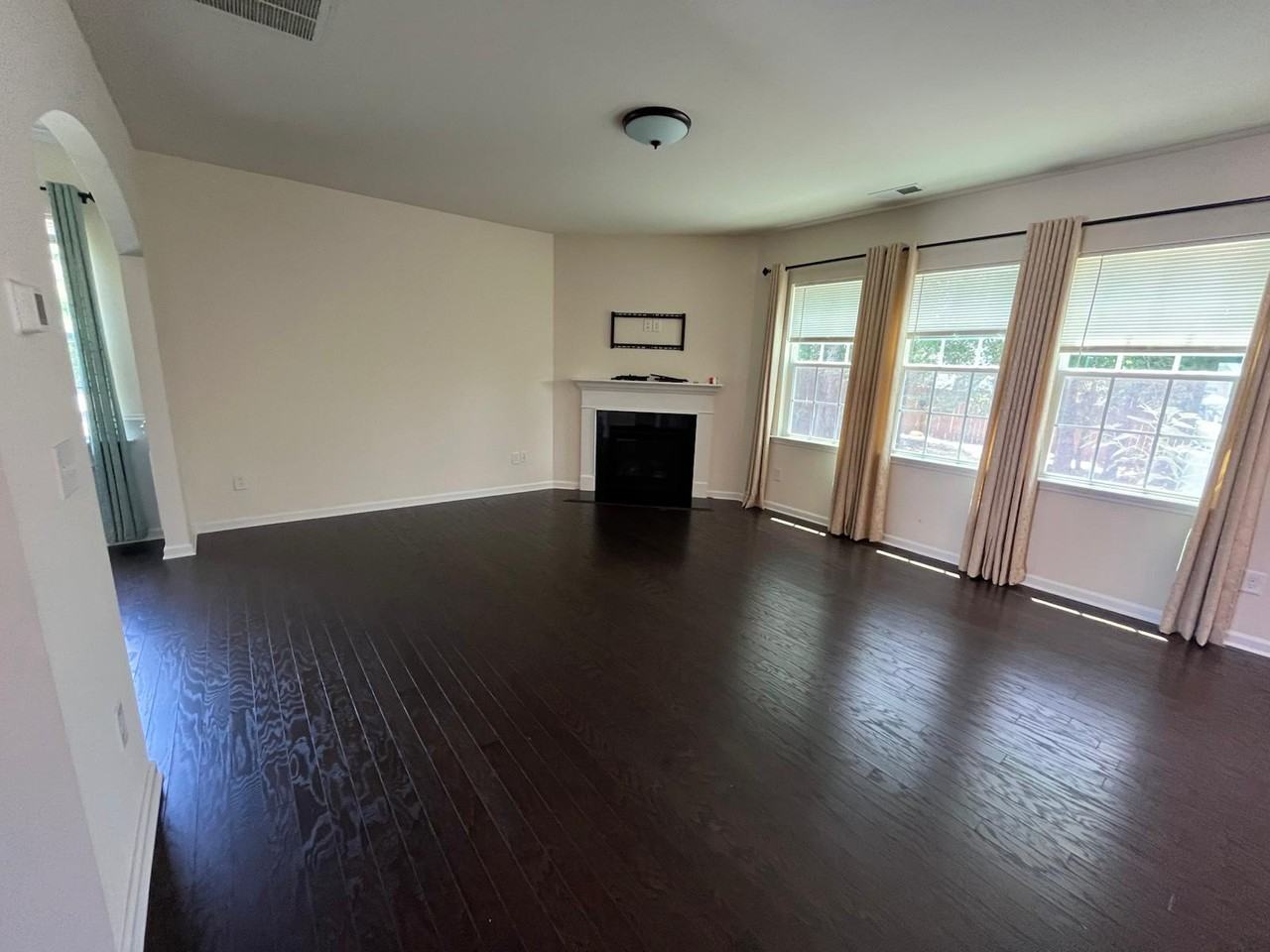 10516 Ebbets Rd - Photo 5 of 27