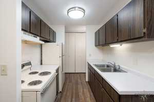 featured image of 716 W Grand Ave