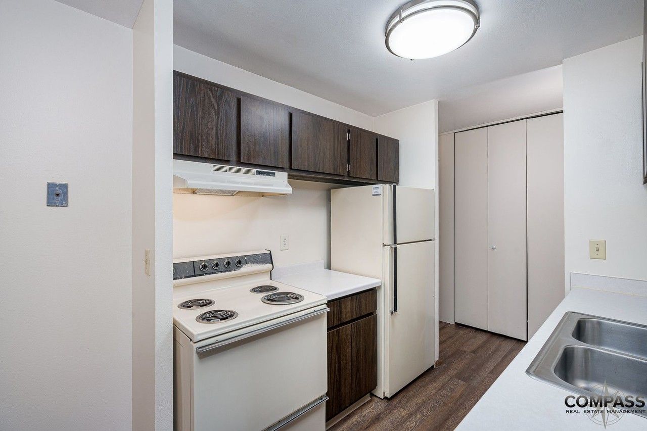 Half Moon Lake Apartments - Photo 2 of 50