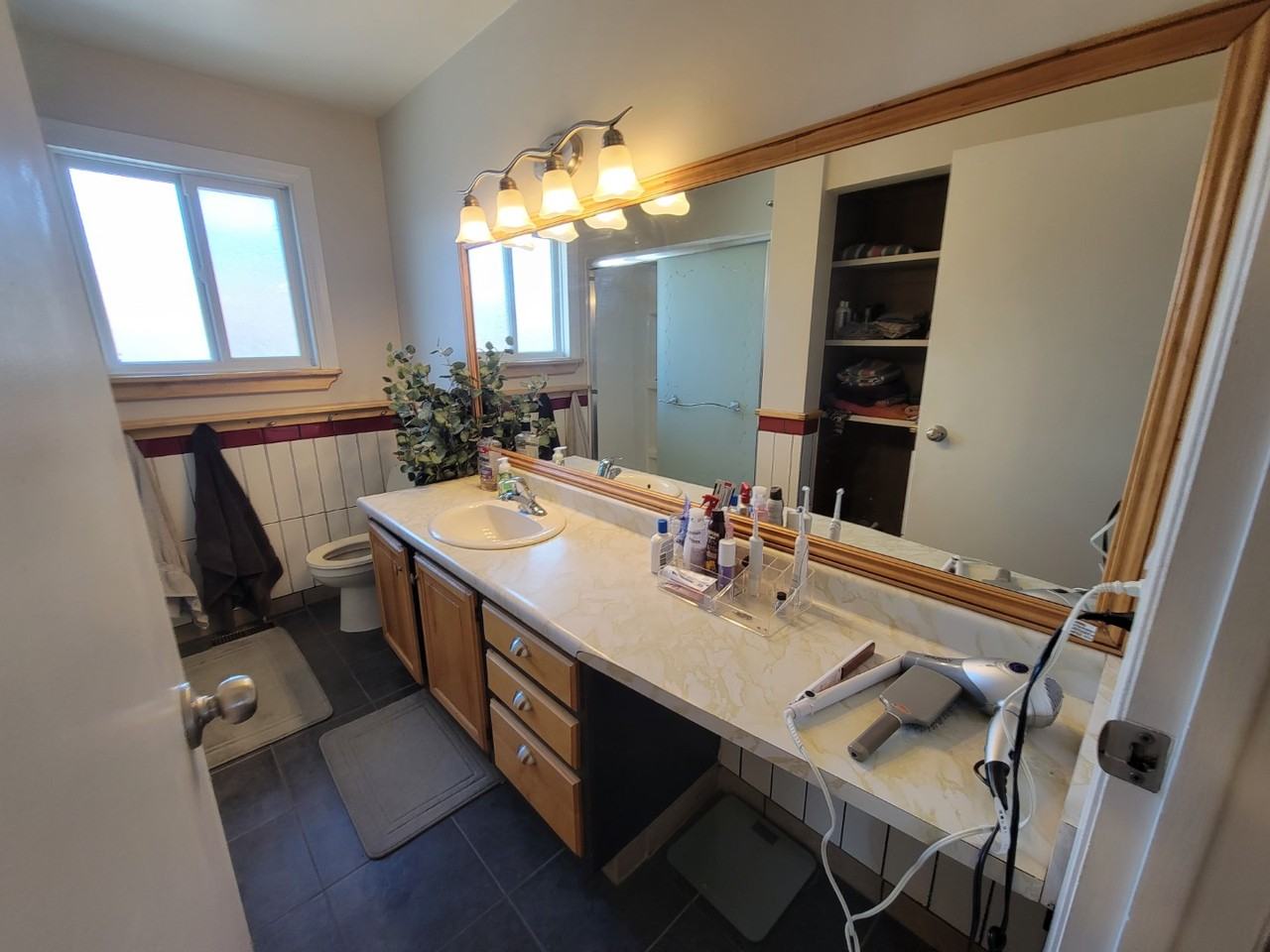 1125 10 St Se Main Fl - Photo 2 of 28