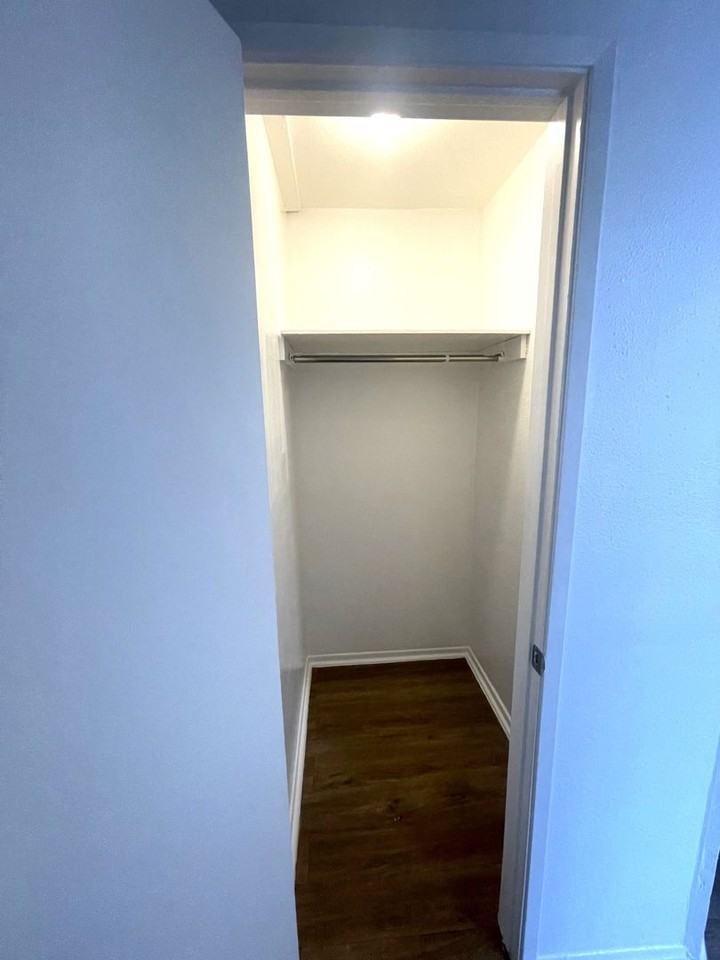 285: 900 Loma Ave - Photo 7 of 12