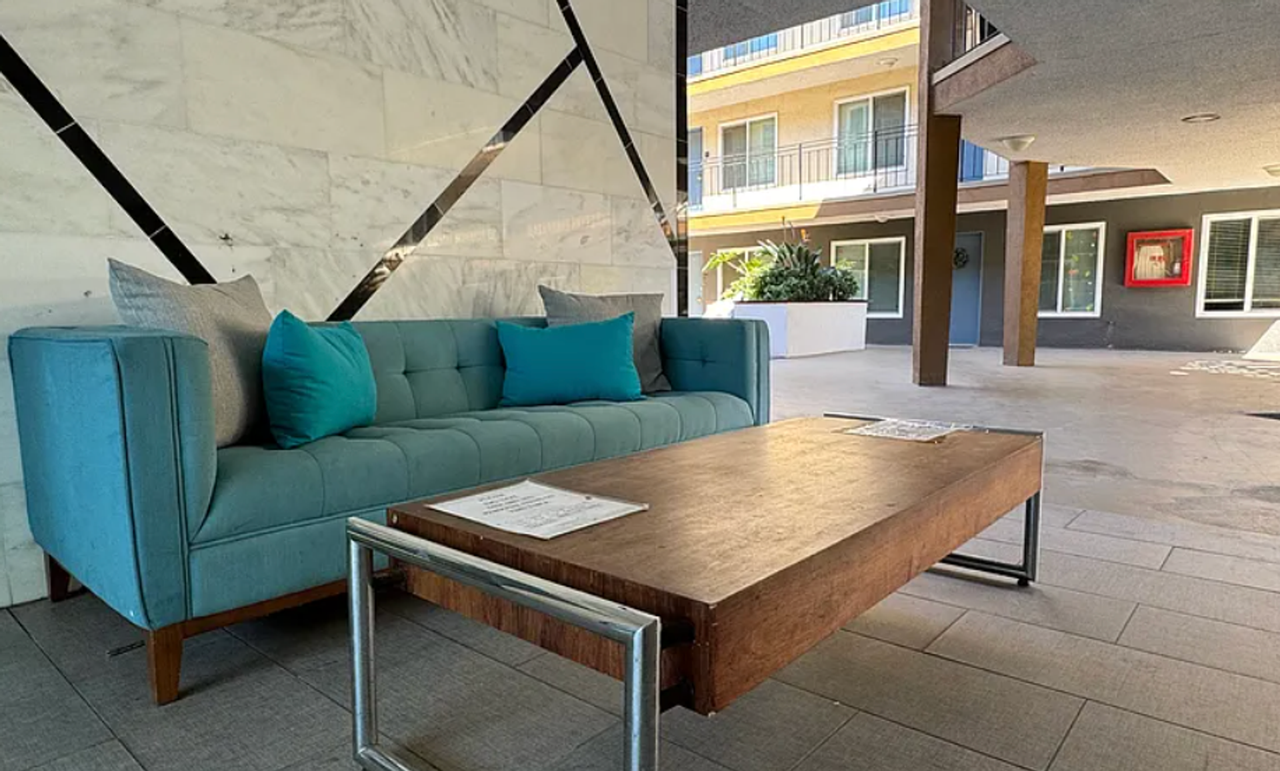 500 Ximeno Ave. - Photo 3 of 14