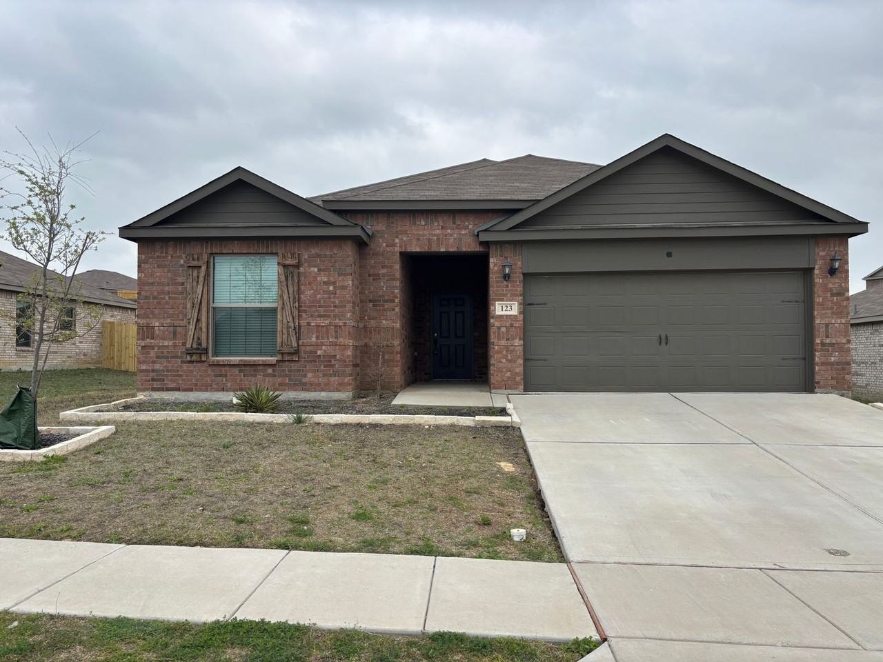 123 Barbwire Way - Photo 2 of 21