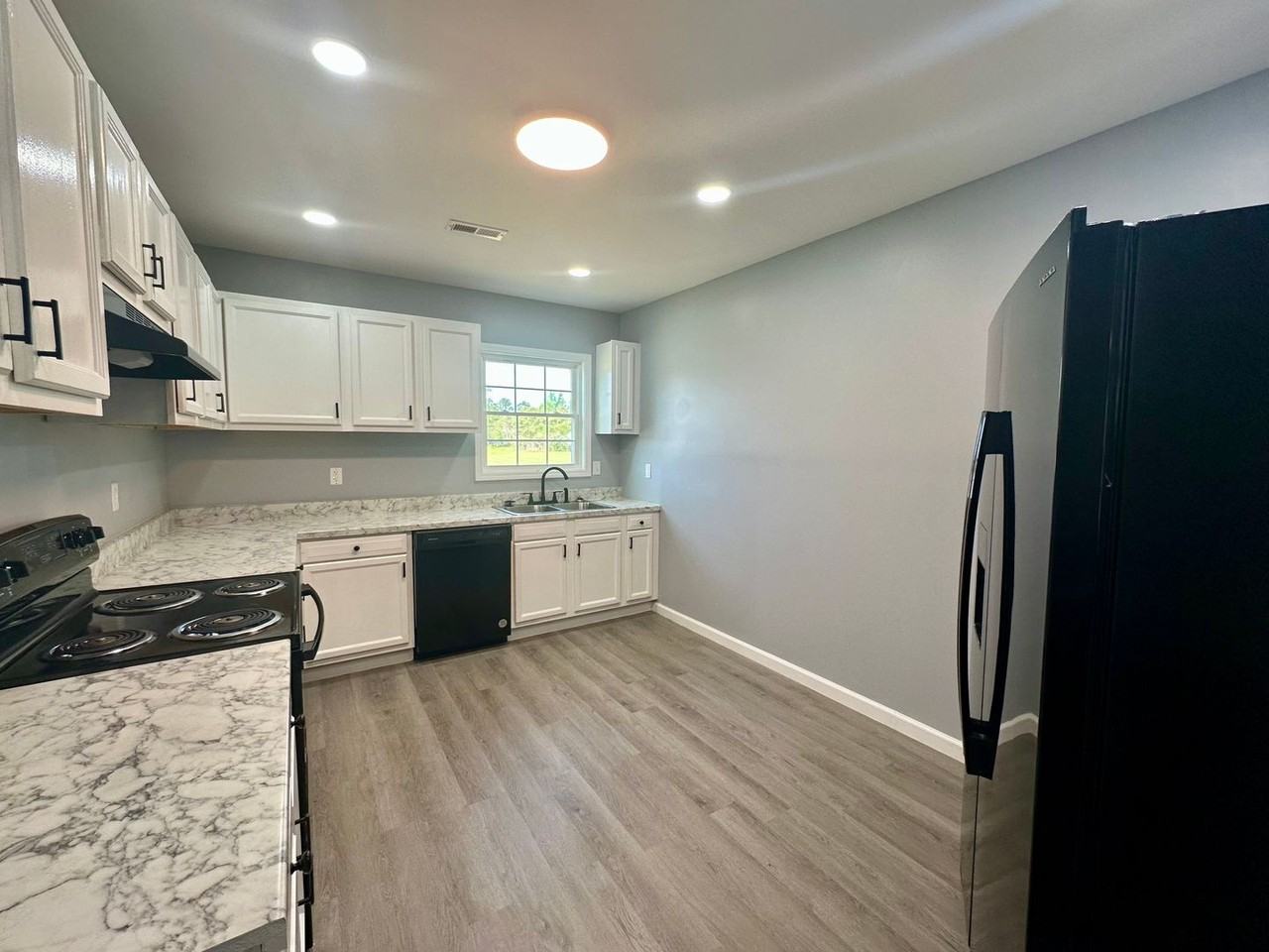 960B Mayfield Dr - Photo 4 of 14