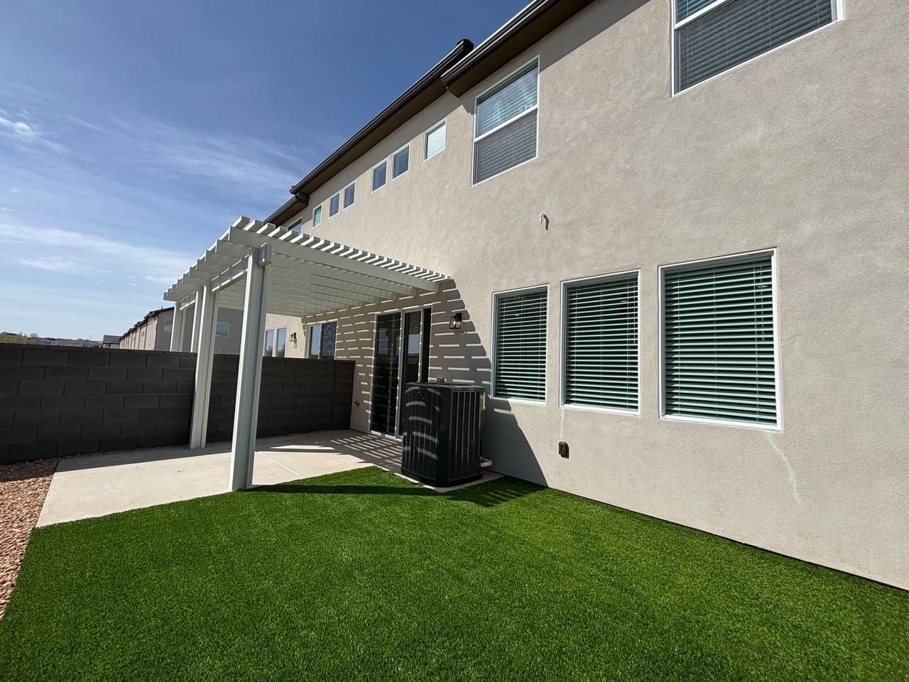 1073 S 4380 W - Photo 4 of 49