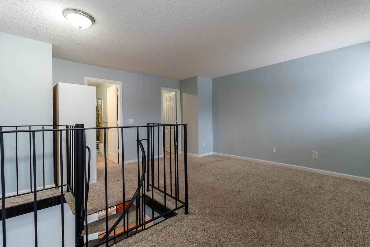 7336 72nd Ln N - Photo 4 of 18