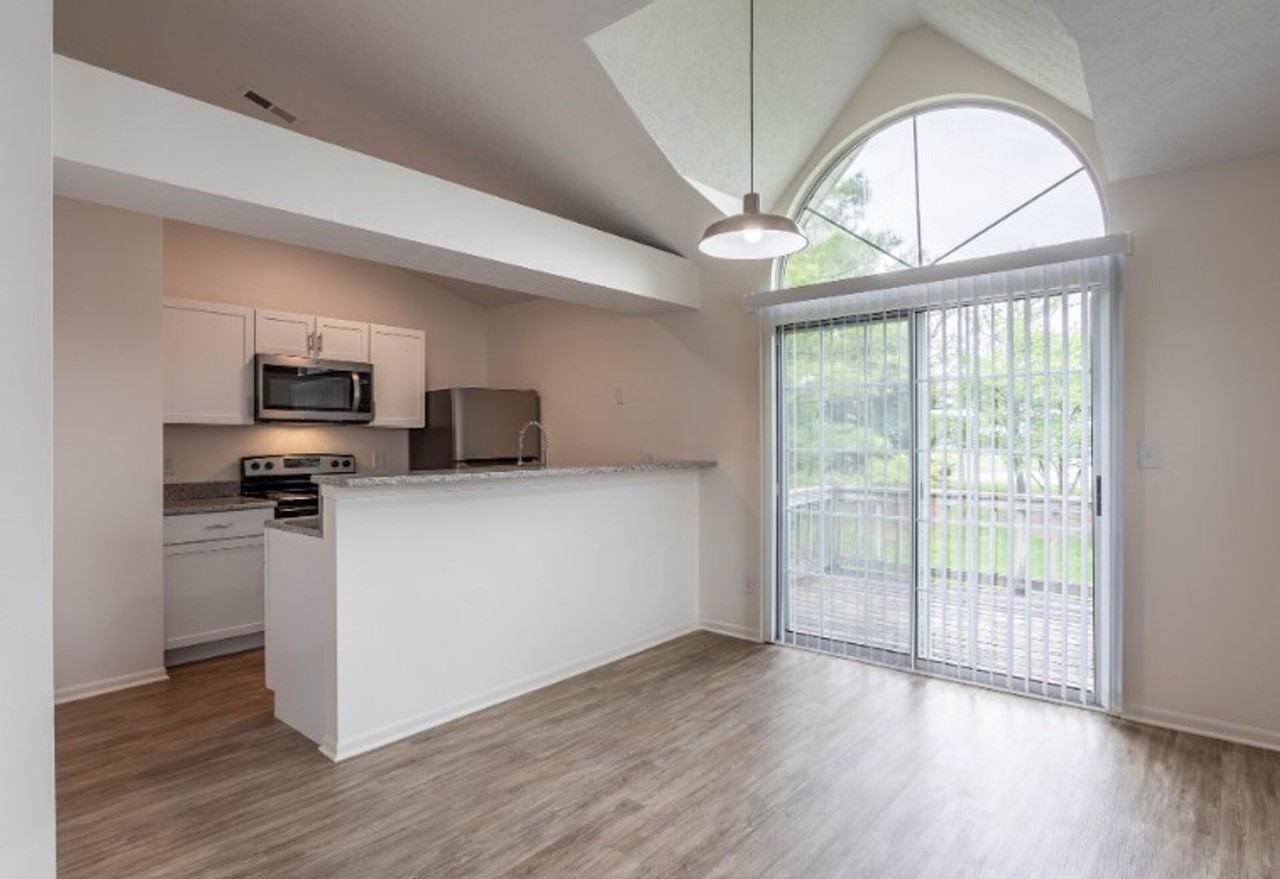 Stratford Commons - Photo 2 of 6